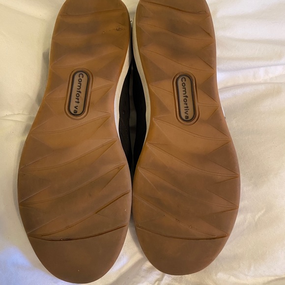Comfortiva Women’s Slip-On Loafers - Picture 3 of 5